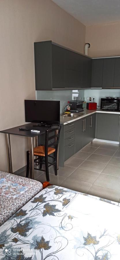 Studio Room Koropion Luaran gambar
